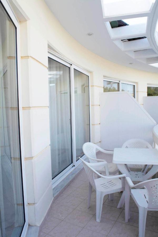 Evani Apartments Ялисос Екстериор снимка
