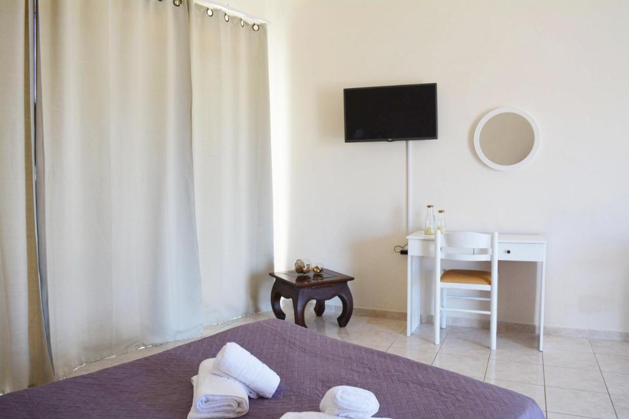 Evani Apartments Ялисос Екстериор снимка